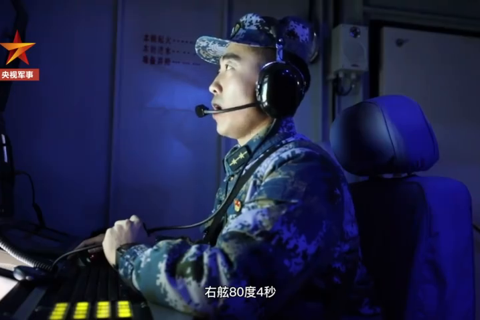 主炮射击！黄海海域多艘护卫舰开展实战化训练