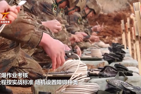 火火火！防化兵实喷实爆考核画面超“燃”