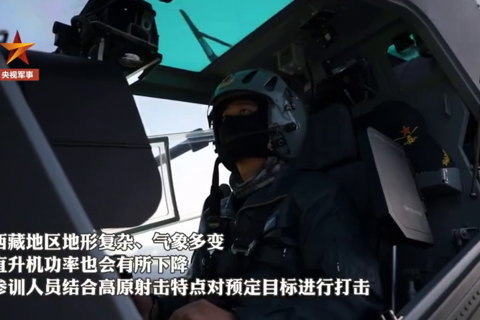 雪域高原，陆航直升机多弹种射击训练